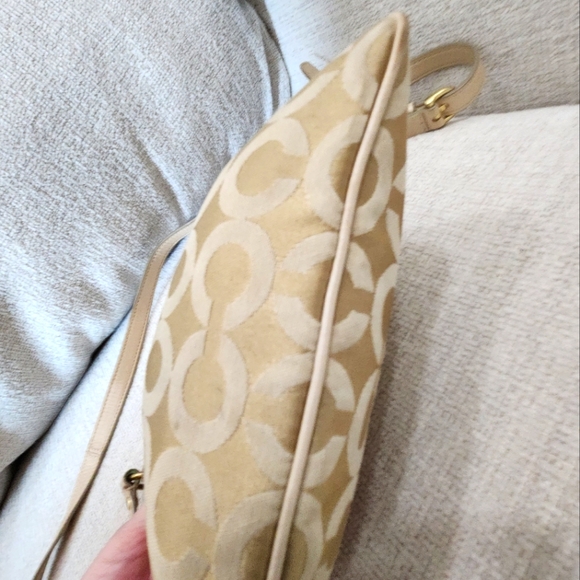Coach Gold Signature C's Crossbody Bag Purse - Picture 5 of 10